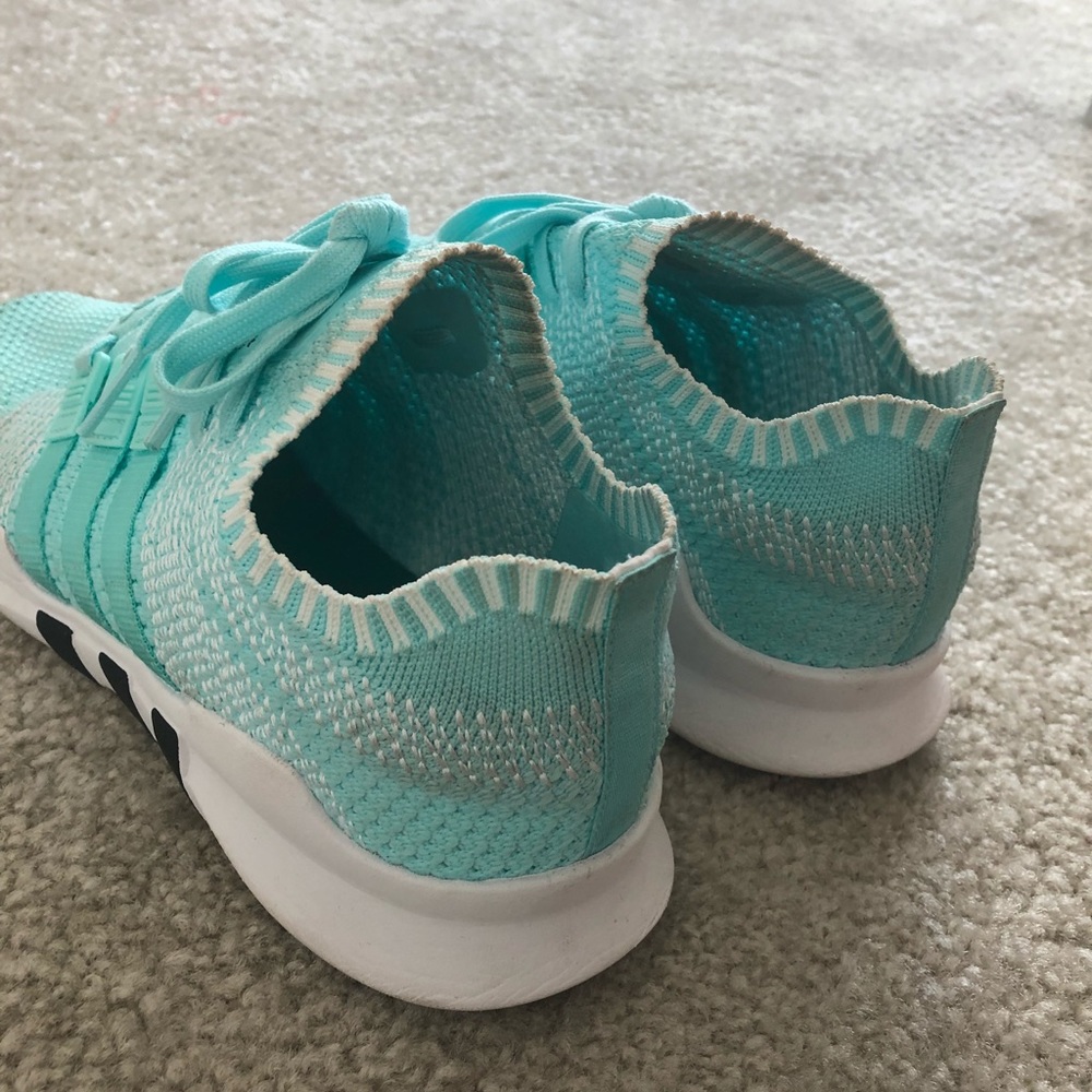 Adidas sneakers 8.5 - Picture 5 of 5